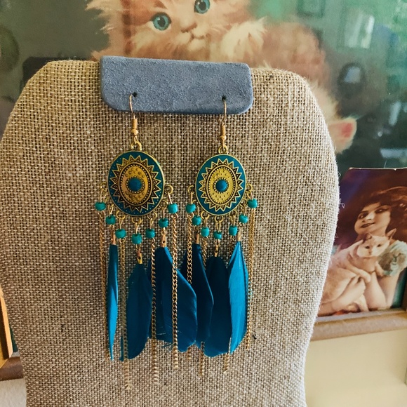 💙 Boho Blue Feather & Gold Tone Chain Long 4" Dangle Earrings - Feather ER - Picture 2 of 8